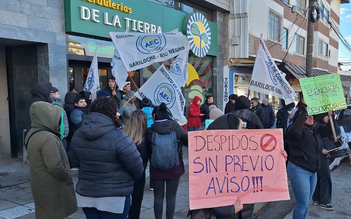 Les mienten, los despiden, crean falsas expectativas en los empleados,
